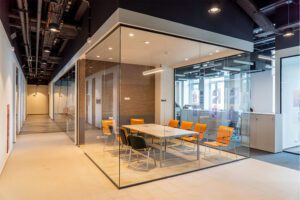 Glass Works In Dubai, UAE - An Overview of the Industry 2 glass works